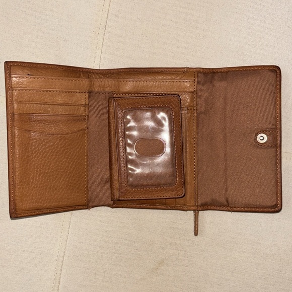 Fossil Tri-Fold Brown Distressed Leather Wallet - Picture 5 of 12
